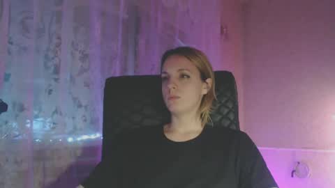 Snapshot of babymuro4ka chatting on 01-12-25, 04:00 Sonya online show from 01-12-25, 04:00