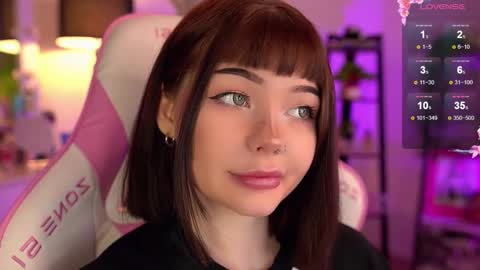 Nika online show from 11-22-25, 04:39