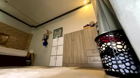 zarah online show from 04-20-26, 12:57