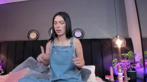 Snapshot of bad__girll_ chatting on 05-31-26, 12:34 bad__girll_ online show from 05-31-26, 12:34