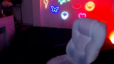 Snapshot of bad_scarlett1 chatting on 07-12-26, 12:23 Scarlett online show from 07-12-26, 12:23