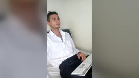 Snapshot of badboy300880 chatting on 07-20-26, 08:00 alejo 18cm online show from 07-20-26, 08:00