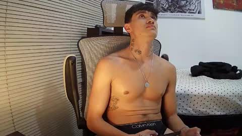 Snapshot of badboyx6969x chatting on 12-23-25, 03:15 badboyx6969x online show from 12-23-25, 03:15