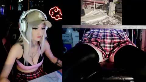 Snapshot of badd0ll chatting on 07-04-26, 02:01 badd0ll online show from 07-04-26, 02:01