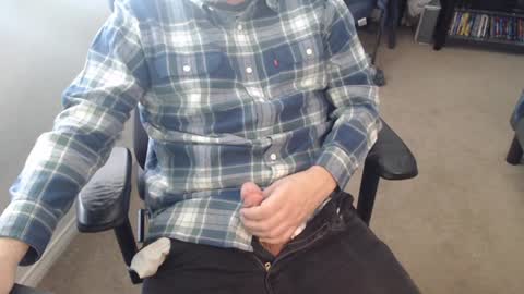 Snapshot of baddaddy77 chatting on 01-27-25, 05:04 baddaddy77 online show from 01-27-25, 05:04