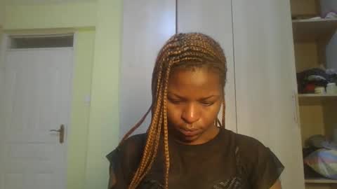 Snapshot of baddie_dee chatting on 10-25-25, 09:50 baddie_dee online show from 10-25-25, 09:50
