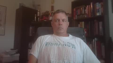 Snapshot of badger32934 chatting on 12-27-24, 07:14 Badger online show from 12-27-24, 07:14