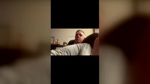 Snapshot of badger32934 chatting on 12-01-25, 03:33 Badger online show from 12-01-25, 03:33