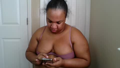 Snapshot of badgirl__brittany chatting on 01-06-26, 05:05 Badgirlbritt your favorite girl online show from 01-06-26, 05:05