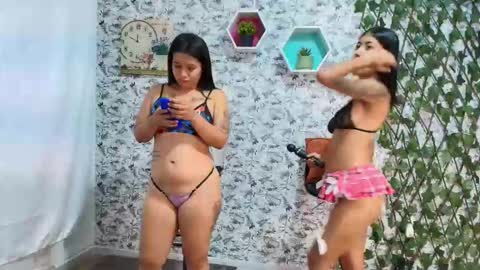 Snapshot of badgirls_000 chatting on 05-16-26, 11:09 candy and dayan online show from 05-16-26, 11:09