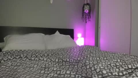 Jade online show from 09-19-25, 03:41