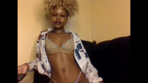 Lily. online show from 12-15-25, 04:28