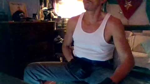 Snapshot of badhombremx chatting on 01-30-25, 03:00 Mexican livin Off the Wall online show from 01-30-25, 03:00