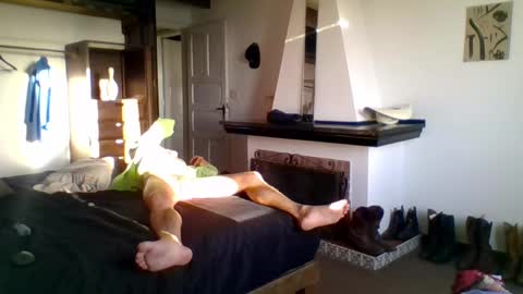 Snapshot of badhombremx chatting on 03-11-25, 12:11 Mexican livin Off the Wall online show from 03-11-25, 12:11