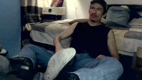 Snapshot of badhombremx chatting on 10-15-25, 03:17 Mexican livin Off the Wall online show from 10-15-25, 03:17