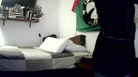 Snapshot of badhombremx chatting on 10-25-25, 02:08 Mexican livin Off the Wall online show from 10-25-25, 02:08