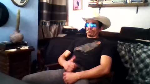 Mexican livin Off the Wall online show from 01-08-26, 07:38