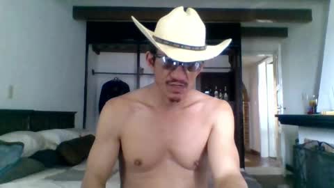 Mexican livin Off the Wall online show from 04-27-26, 06:50