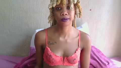 Snapshot of badkittylilyx chatting on 09-10-25, 08:03 Lily online show from 09-10-25, 08:03