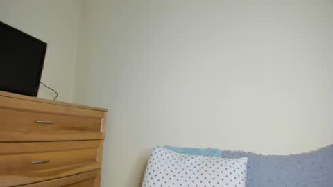 Snapshot of badmodel_ chatting on 01-22-25, 08:17 Name online show from 01-22-25, 08:17