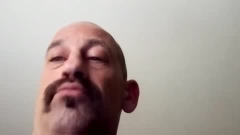 Snapshot of badmtherfuker chatting on 12-15-25, 07:23 badmtherfuker online show from 12-15-25, 07:23