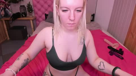 holly online show from 02-06-25, 11:21