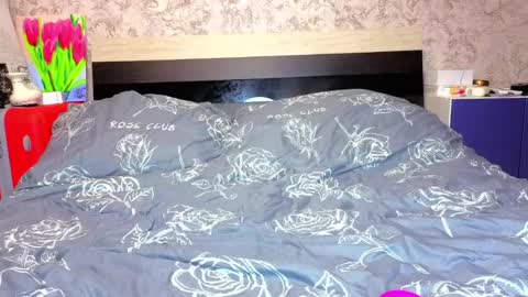 holly online show from 03-28-26, 03:44