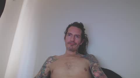 Bailey online show from 04-12-26, 04:34