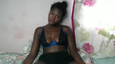 Snapshot of bailey_lo chatting on 04-15-26, 12:12 jewel online show from 04-15-26, 12:12