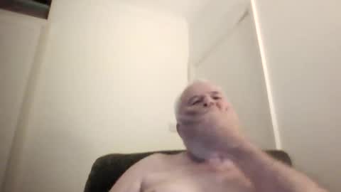 Snapshot of baker242 chatting on 01-07-25, 09:57 Baker242 online show from 01-07-25, 09:57