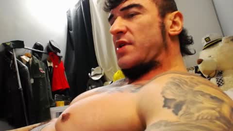 Snapshot of ballard_ chatting on 01-01-25, 04:29 Bret Ballard online show from 01-01-25, 04:29