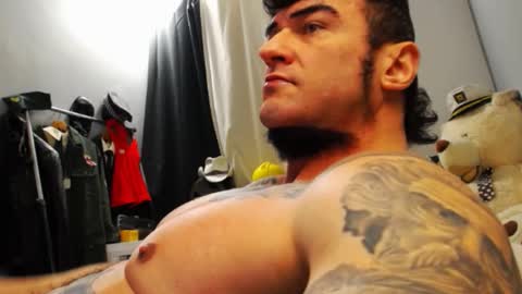 Snapshot of ballard_ chatting on 01-05-25, 04:14 Bret Ballard online show from 01-05-25, 04:14