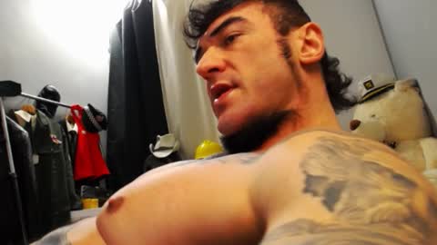 Snapshot of ballard_ chatting on 01-11-25, 04:16 Bret Ballard online show from 01-11-25, 04:16