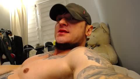 Snapshot of ballard_ chatting on 11-12-25, 01:39 Bret Ballard online show from 11-12-25, 01:39