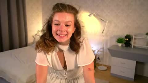 Snapshot of bambi_bimboo chatting on 06-12-26, 07:24 Mila online show from 06-12-26, 07:24