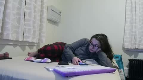 bambiboo8113 online show from 12-04-25, 07:50