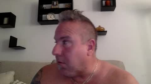 banana5289 online show from 06-08-26, 08:09