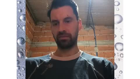 Snapshot of banana_argen_15 chatting on 12-19-24, 02:01 Ezequiel online show from 12-19-24, 02:01