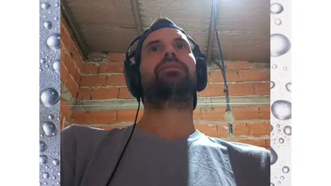 Snapshot of banana_argen_15 chatting on 12-24-24, 01:59 Ezequiel online show from 12-24-24, 01:59