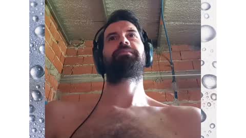 Snapshot of banana_argen_15 chatting on 01-15-25, 04:32 Ezequiel online show from 01-15-25, 04:32