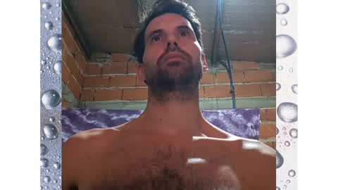 Snapshot of banana_argen_15 chatting on 01-28-25, 01:29 Ezequiel online show from 01-28-25, 01:29