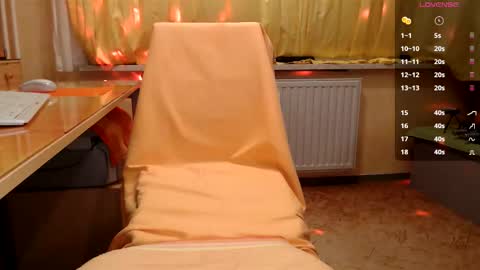 Snapshot of banschie chatting on 11-09-25, 07:34 online show from 11-09-25, 07:34