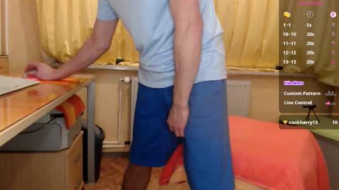 Snapshot of banschie chatting on 11-23-25, 08:19 online show from 11-23-25, 08:19