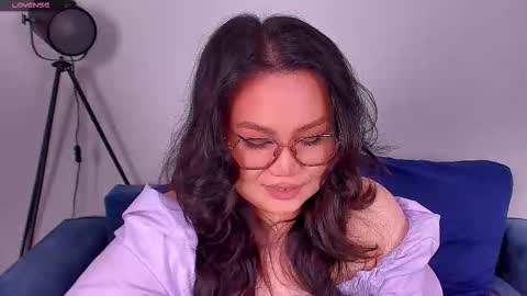 Barbie Kim online show from 10-04-25, 06:17