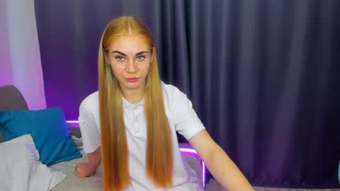 Snapshot of barbarachic chatting on 06-23-26, 12:03 BarbaraChic online show from 06-23-26, 12:03