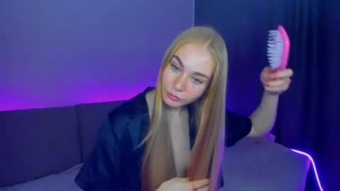 Snapshot of barbarachic chatting on 07-06-26, 10:12 BarbaraChic online show from 07-06-26, 10:12