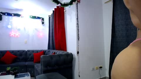 Snapshot of barbaraferrer69 chatting on 12-15-24, 02:19 BARBARA FERRER online show from 12-15-24, 02:19