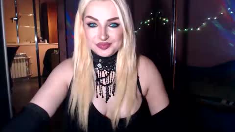 Victoria online show from 05-24-26, 04:17