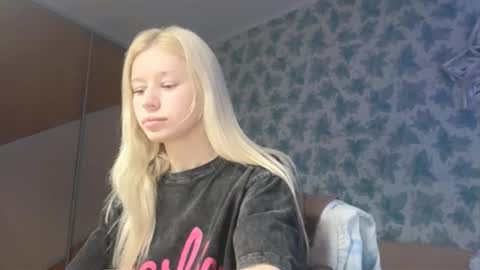 Barbie online show from 12-21-25, 12:18