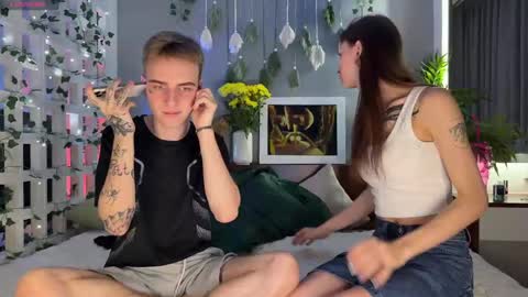 Snapshot of barbie_bi chatting on 02-14-25, 02:54 My name is Molly. Please say hello I like talking to you. If you have any wishes or obscene desires please use the tip menu online show from 02-14-25, 02:54